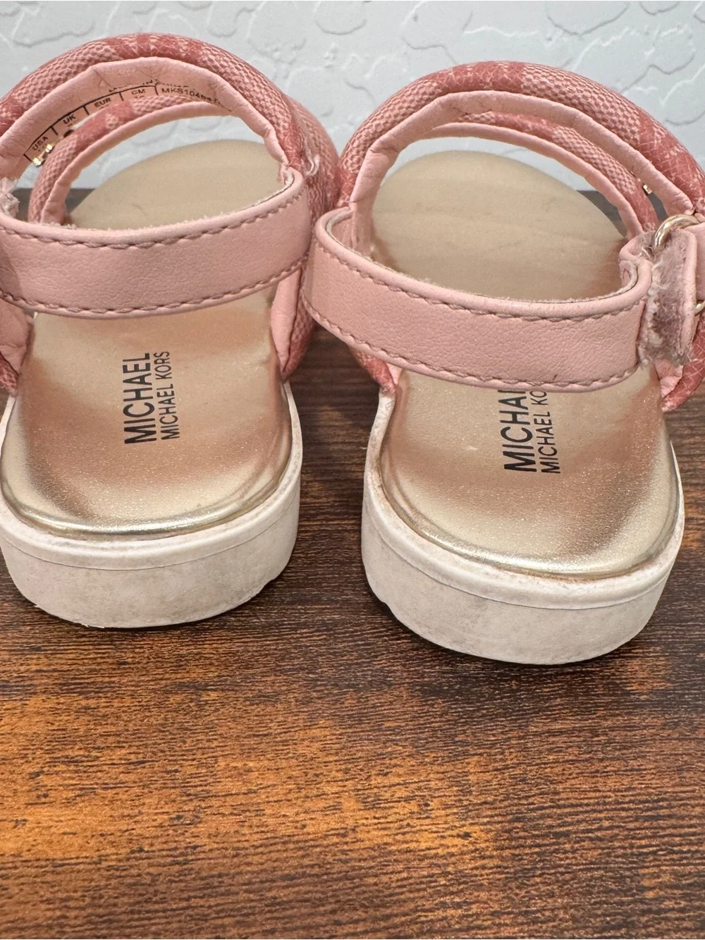 MICHAEL KORS Logo Embellished Sandal Pink Gwendolyn Clovyr Size 10